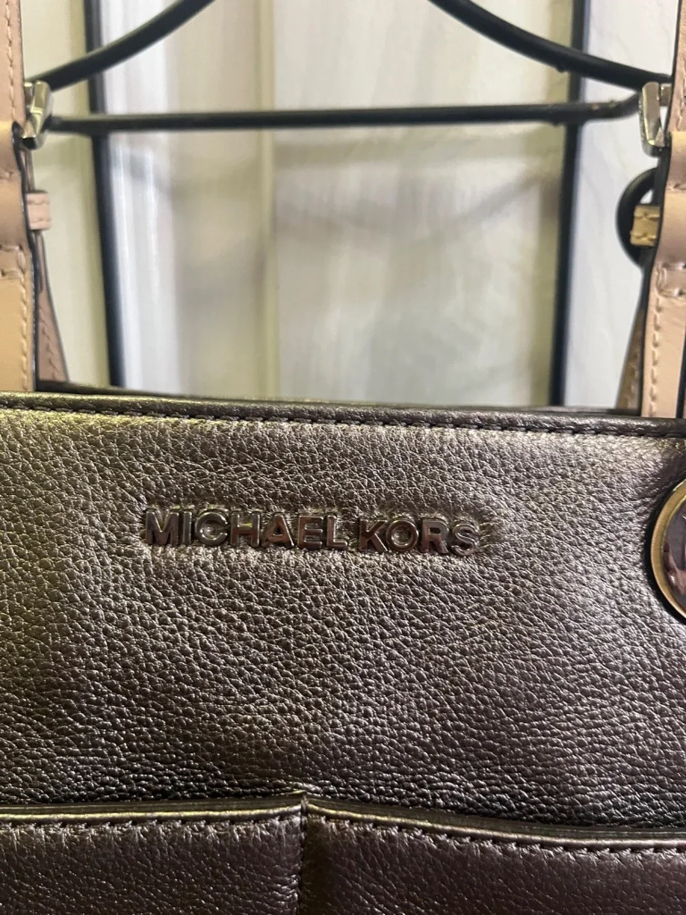 Michael Kors Bedford Leather Purse - Picture 2 of 6